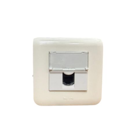 Legrand RJ45 внутренняя розетка
