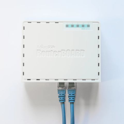 MikroTik hEX lite (RB750r2)